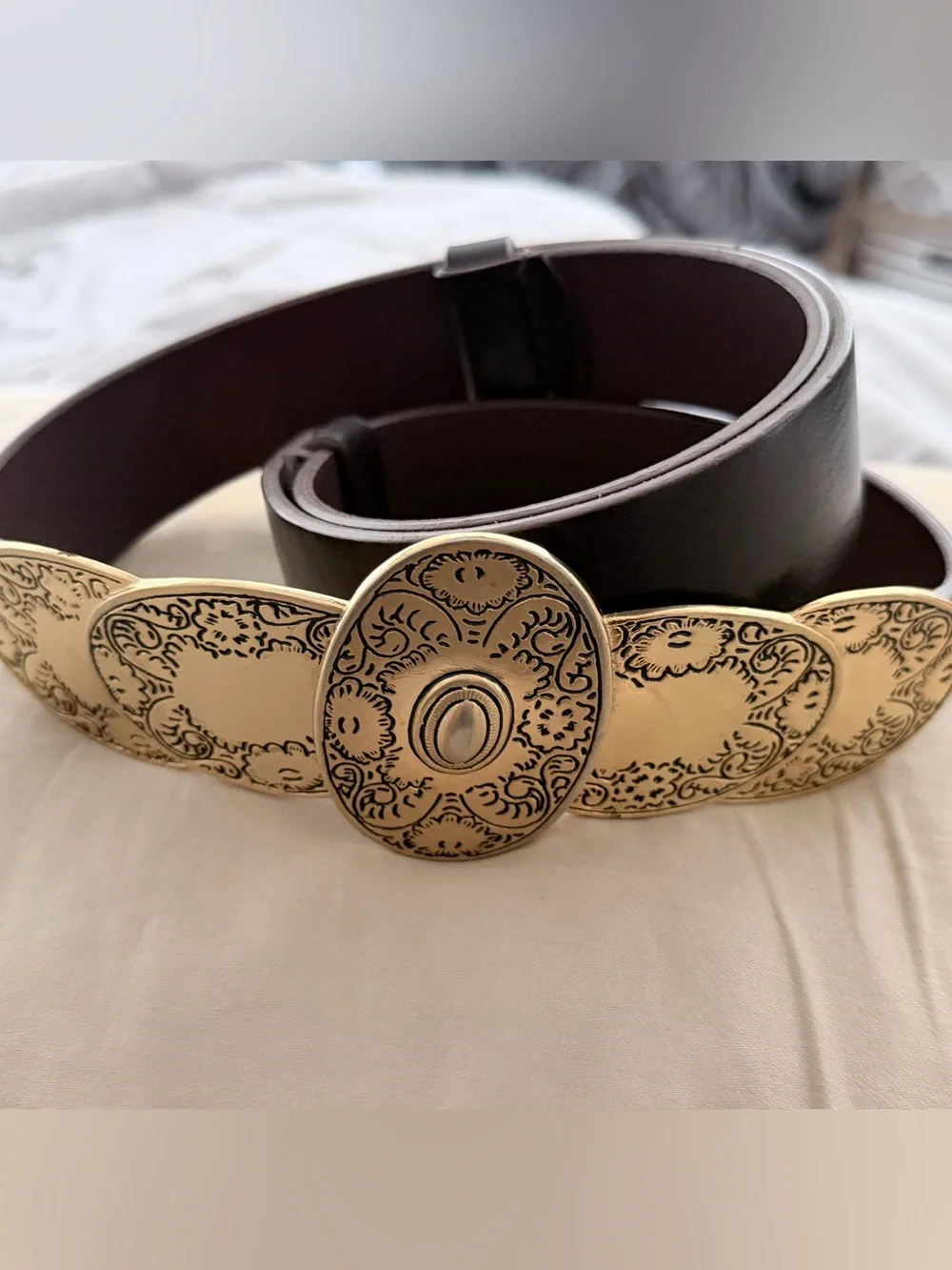 Chicos Brown Leather Belt Ornate Oval Gold Brass Etched Buckle M/L Adjustable